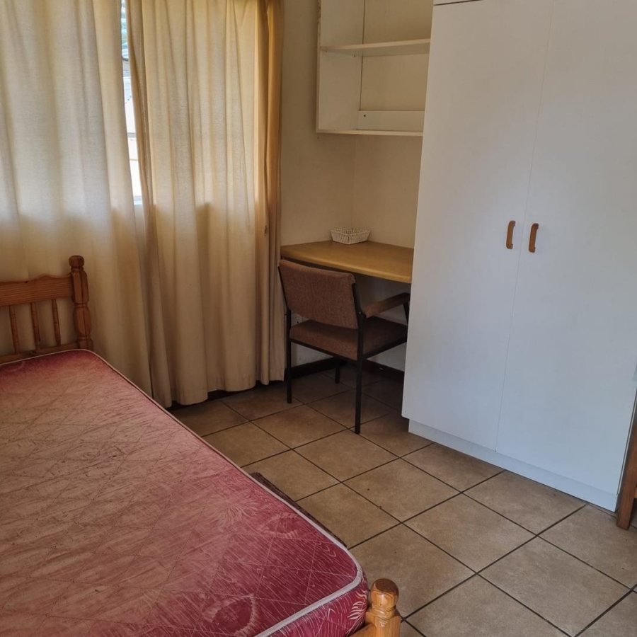 To Let 6 Bedroom Property for Rent in Summerstrand Eastern Cape